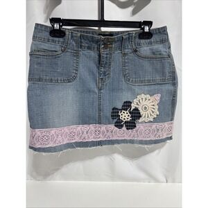 No Boundaries Juniors Sz 7 Classic Raw Hem Jean Denim Mini Skirt W/Embroidery‎